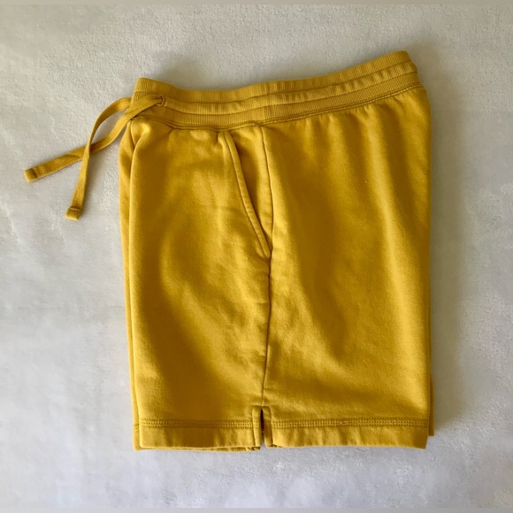 Old Navy Comfy Cozy Fleece Yellow  Shorts Women’s Size XS - Picture 2 of 7